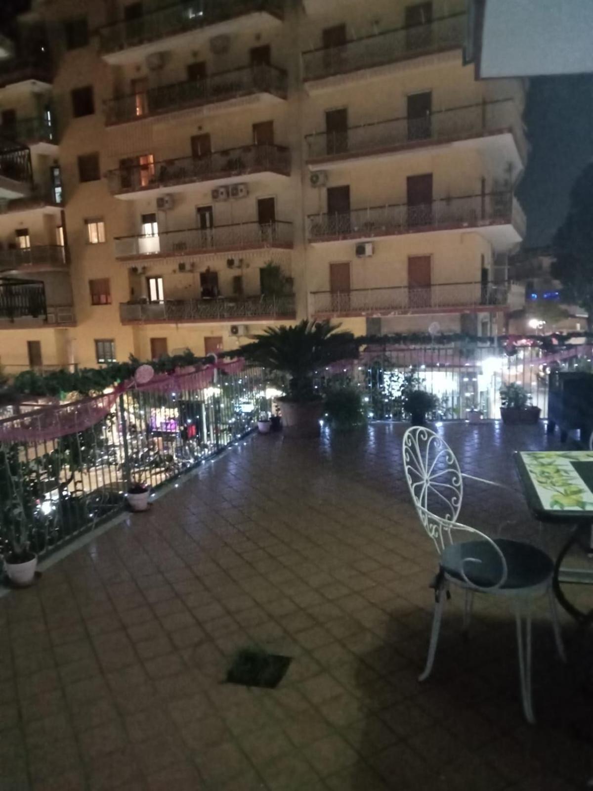 La Terrazza Di Monica & Teresa Bed & Breakfast Portici Dış mekan fotoğraf