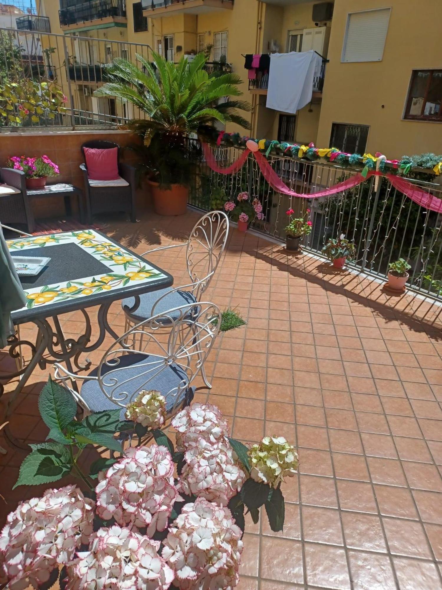 La Terrazza Di Monica & Teresa Bed & Breakfast Portici Dış mekan fotoğraf